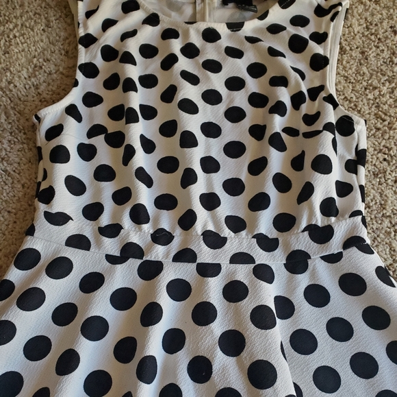 Forever 21 Dolka Dot Dress - Picture 3 of 11
